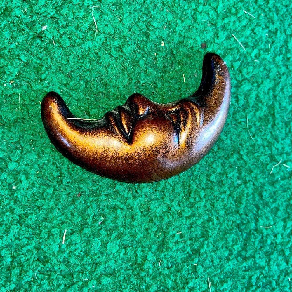 Brown Moon Face Piece 🤎